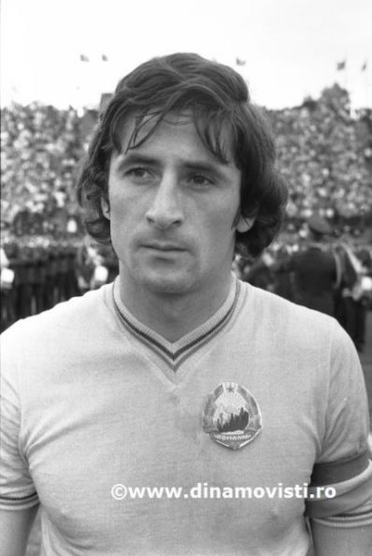 GALERIE FOTO » La mulţi ani, Mister! Cornel Dinu împlineşte azi 66 de ani. Ar fi putut fi avocat, judecător, poate chiar pilot de avion!