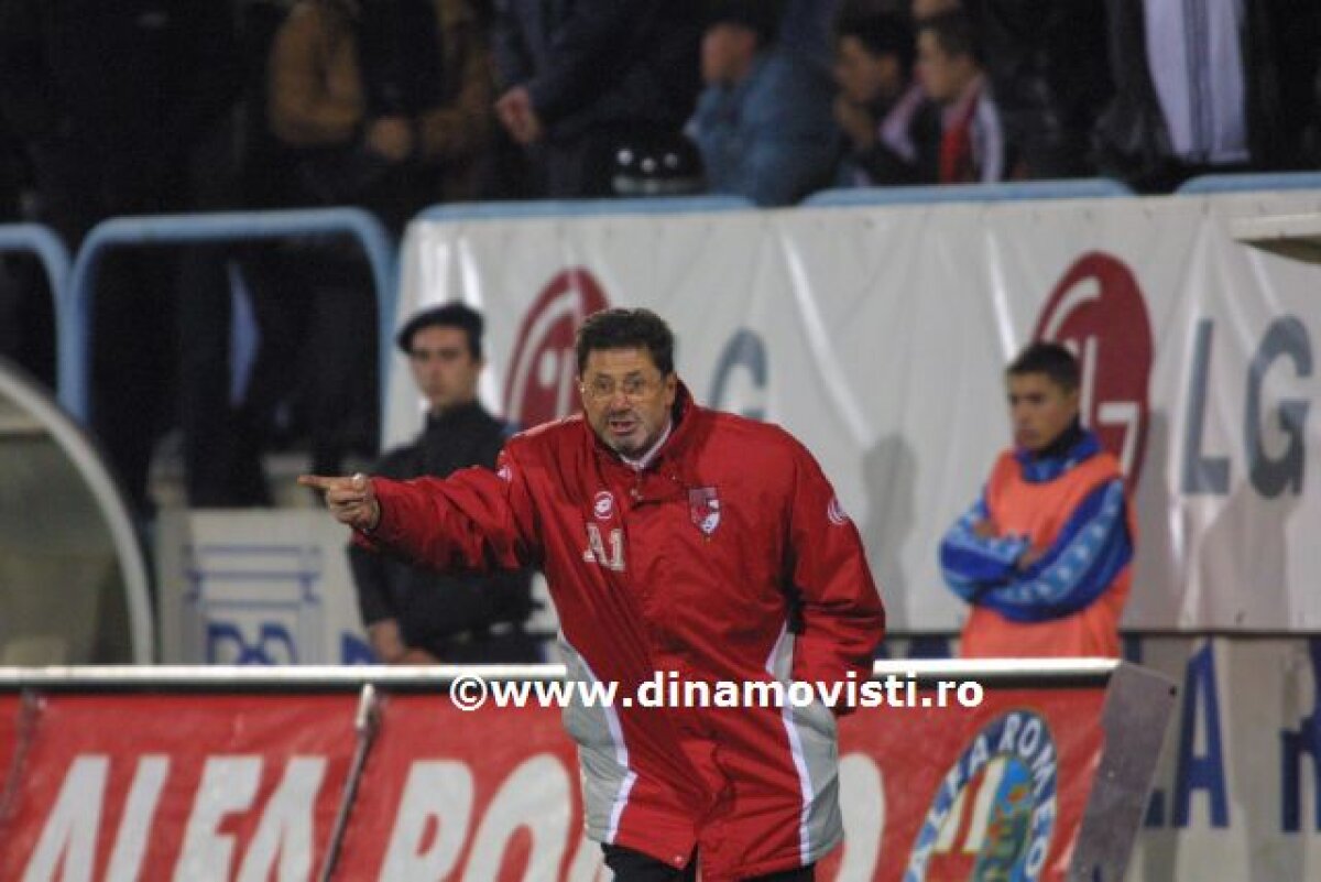 GALERIE FOTO » La mulţi ani, Mister! Cornel Dinu împlineşte azi 66 de ani. Ar fi putut fi avocat, judecător, poate chiar pilot de avion!