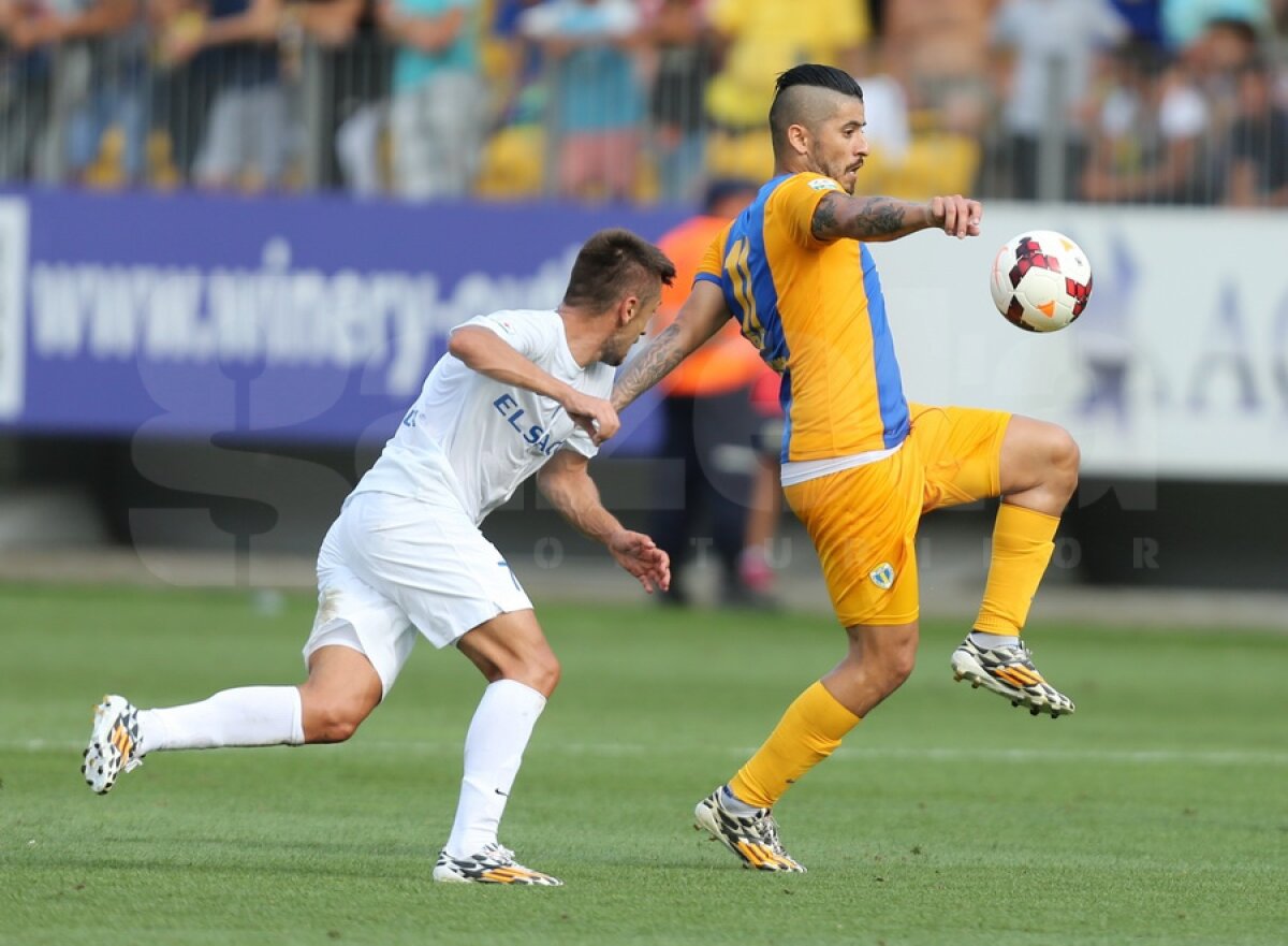 FOTO & VIDEO Petrolul - FC Botoşani 4-1 » Ploieştenii s-au distrat cu FC Botoşani şi pleacă încrezători la Plzen!