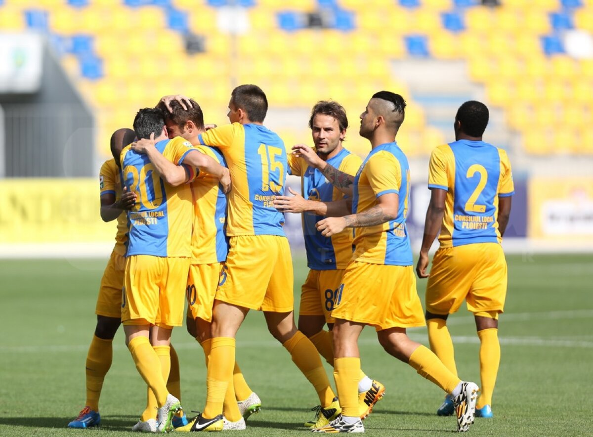 FOTO & VIDEO Petrolul - FC Botoşani 4-1 » Ploieştenii s-au distrat cu FC Botoşani şi pleacă încrezători la Plzen!