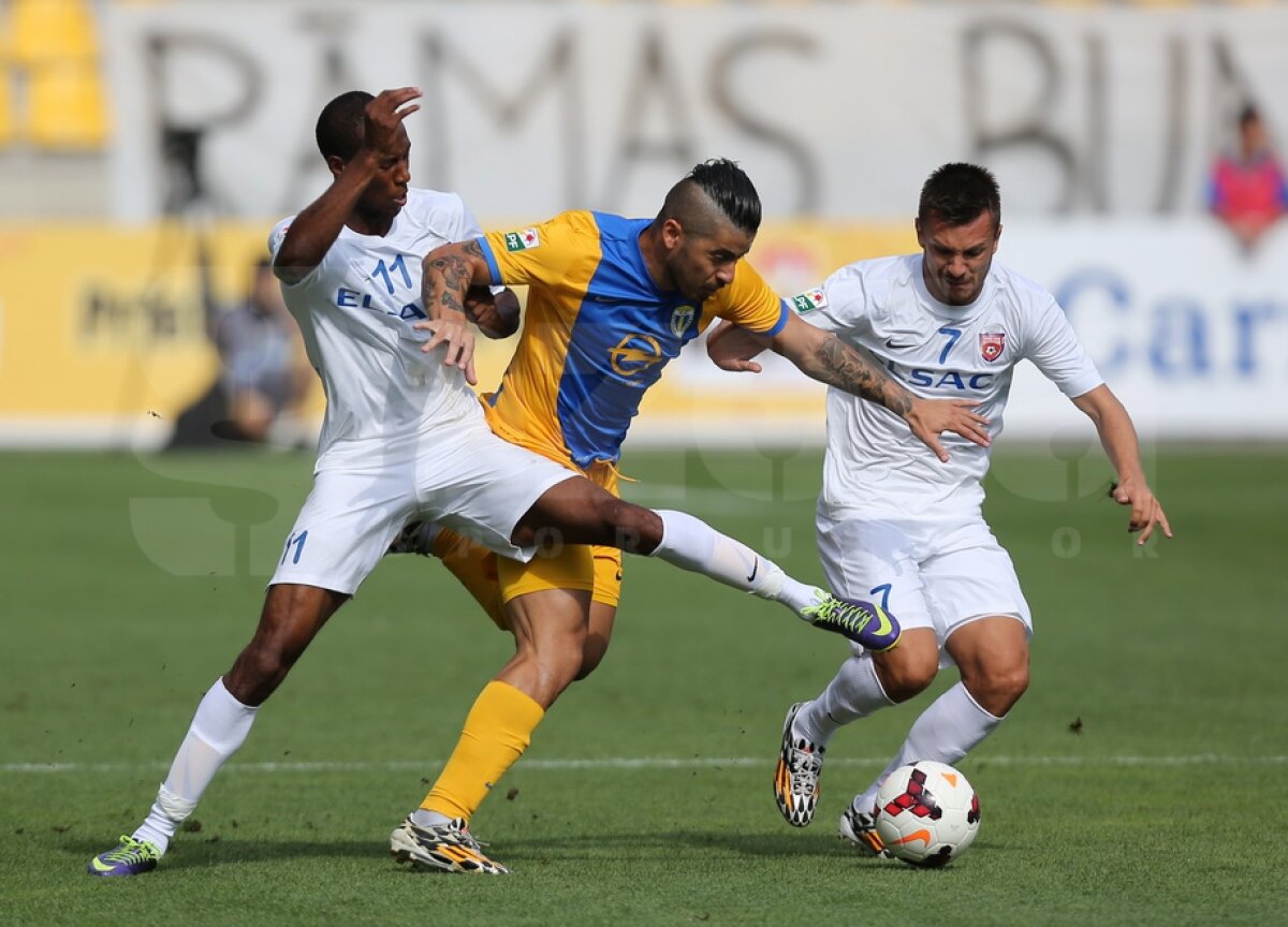 FOTO & VIDEO Petrolul - FC Botoşani 4-1 » Ploieştenii s-au distrat cu FC Botoşani şi pleacă încrezători la Plzen!