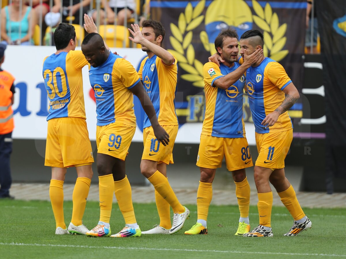 FOTO & VIDEO Petrolul - FC Botoşani 4-1 » Ploieştenii s-au distrat cu FC Botoşani şi pleacă încrezători la Plzen!