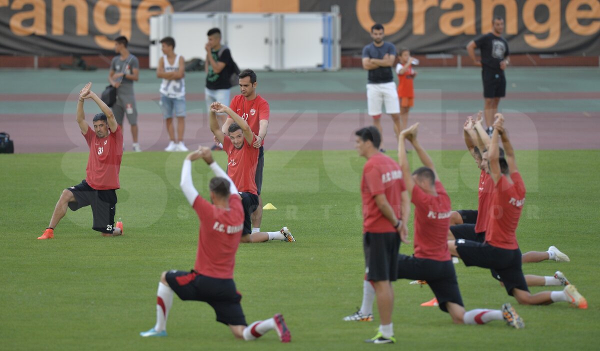 FOTO ”Cîinii” acrobaţi :D Vor să continue şirul victoriilor şi să marcheze din nou 3 goluri pe meci. Bat şi pe ASA?