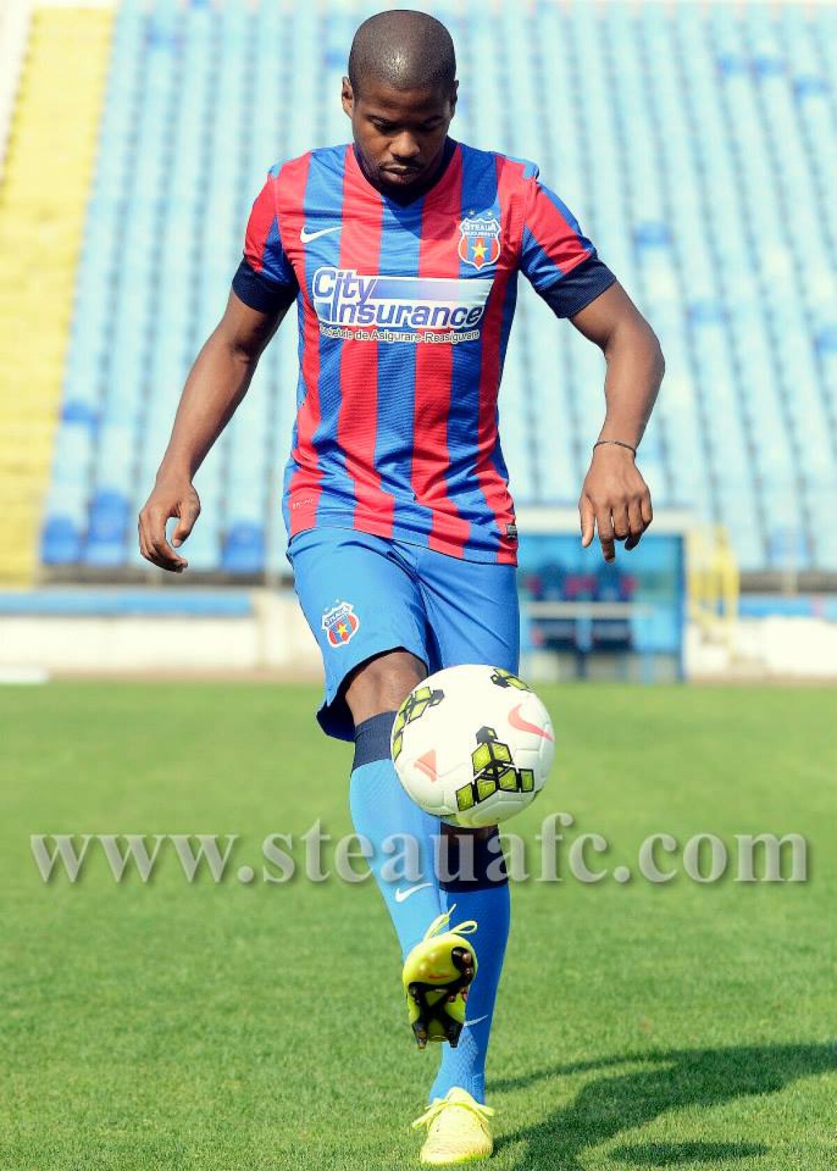 GALERIE FOTO Nicandro Breeveld a făcut primul antrenament sub comanda lui Gâlcă: "Am venit la Steaua cu inima deschisă şi voi da totul aici!"