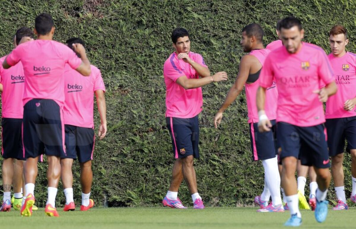 GALERIE FOTO & VIDEO Back in business » Luis Suarez, la primul antrenament cu FC Barcelona: "Să joc aici e visul pe care l-am avut dintotdeauna"