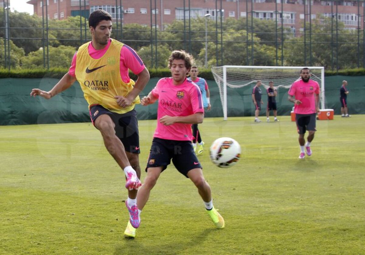 GALERIE FOTO & VIDEO Back in business » Luis Suarez, la primul antrenament cu FC Barcelona: "Să joc aici e visul pe care l-am avut dintotdeauna"