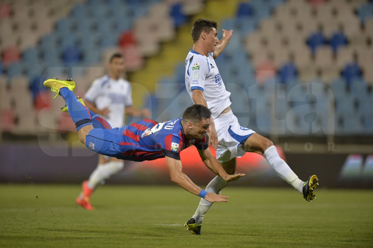VIDEO şi FOTO Imaginile unei performanţe unice! Cele şase goluri ale lui Keşeru în poarta Pandurilor, cu care fotbalistul Stelei a intrat în istorie