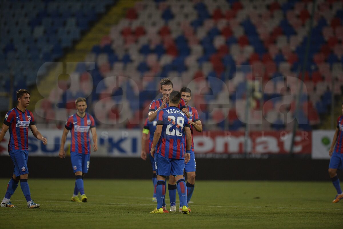 VIDEO şi FOTO Imaginile unei performanţe unice! Cele şase goluri ale lui Keşeru în poarta Pandurilor, cu care fotbalistul Stelei a intrat în istorie