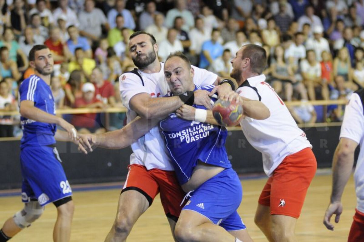 Trofeul a revenit la Vaslui » HC Vaslui a învins în finală pe Dinamo cu scorul de 36-34 (16-20)