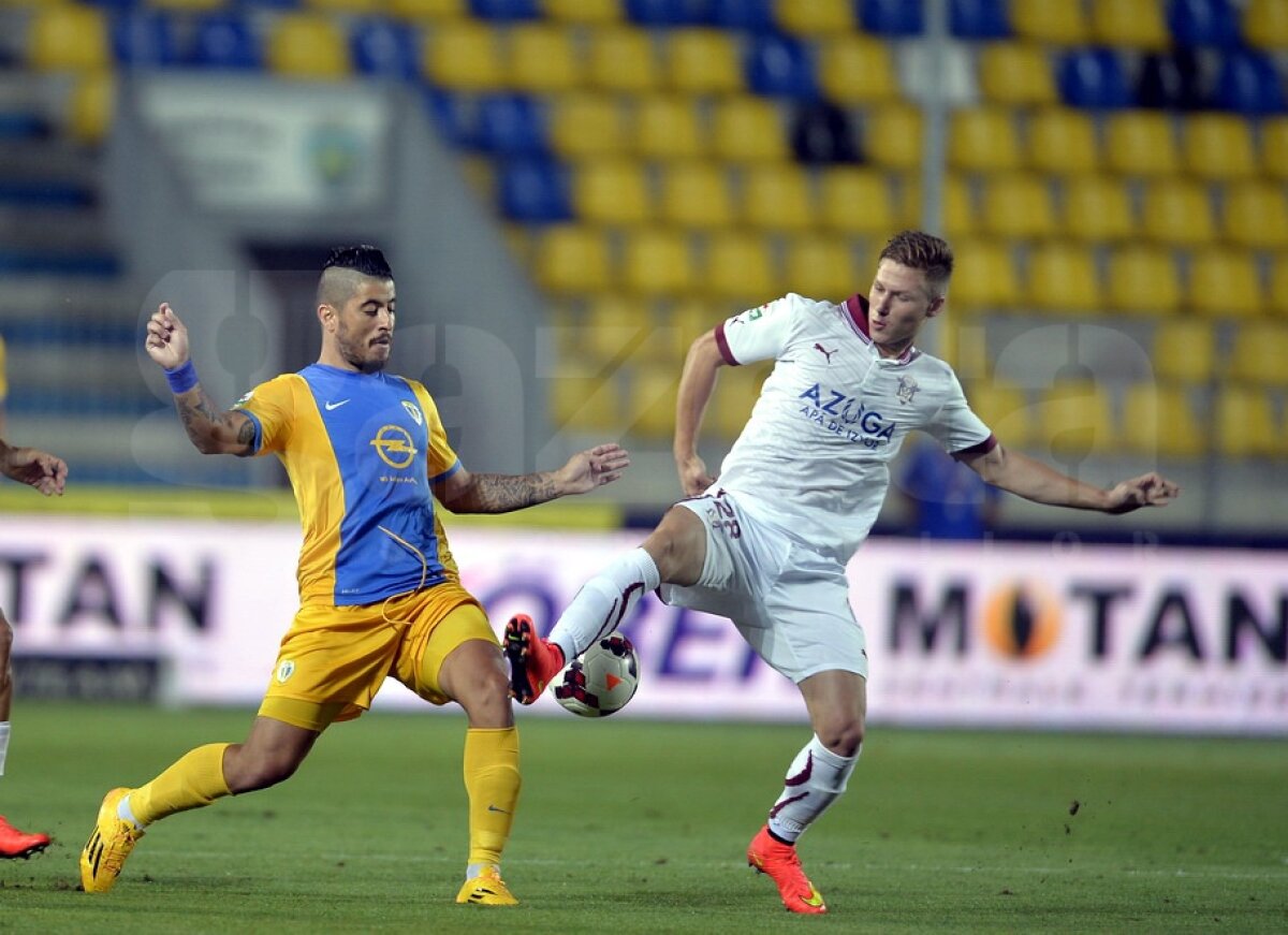VIDEO şi FOTO Petrolul şi Rapid termină la egalitate, 0-0, iar Steaua rămîne singura echipă cu maximum de puncte