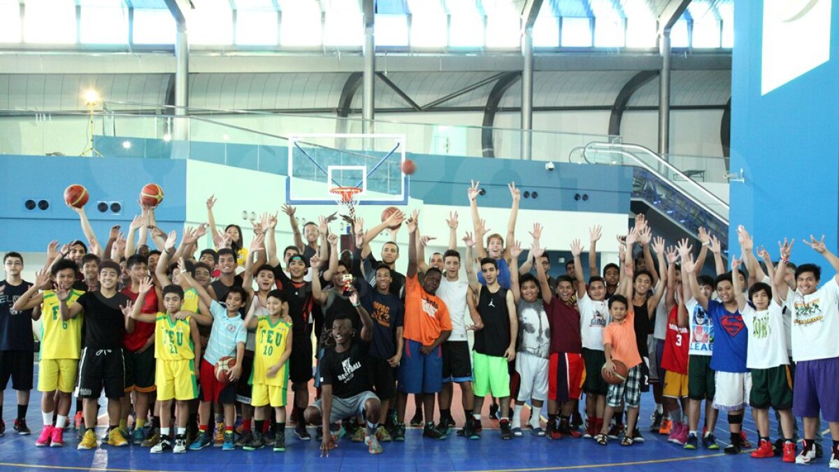 GALERIE FOTO Românii au dus baschetul 3x3 în mijlocul deşertului, în Emiratele Arabe Unite!