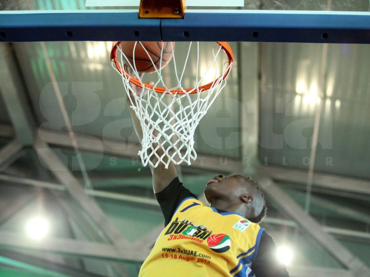 GALERIE FOTO Românii au dus baschetul 3x3 în mijlocul deşertului, în Emiratele Arabe Unite!