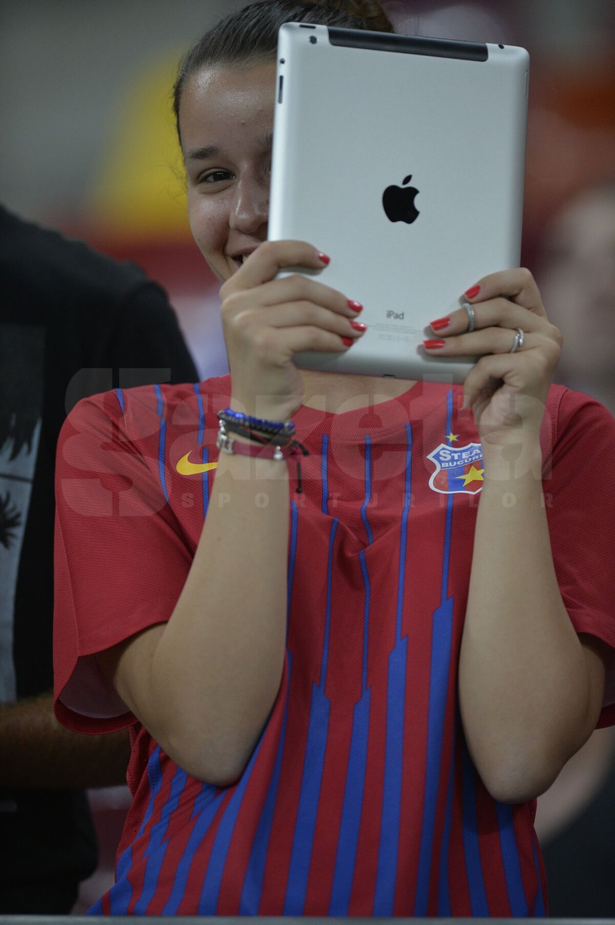 GALERIE FOTO Duelul galeriilor pe Naţional Arena: "Ţiganii, ţiganii" vs. "ŢSKA, ŢSKA!"