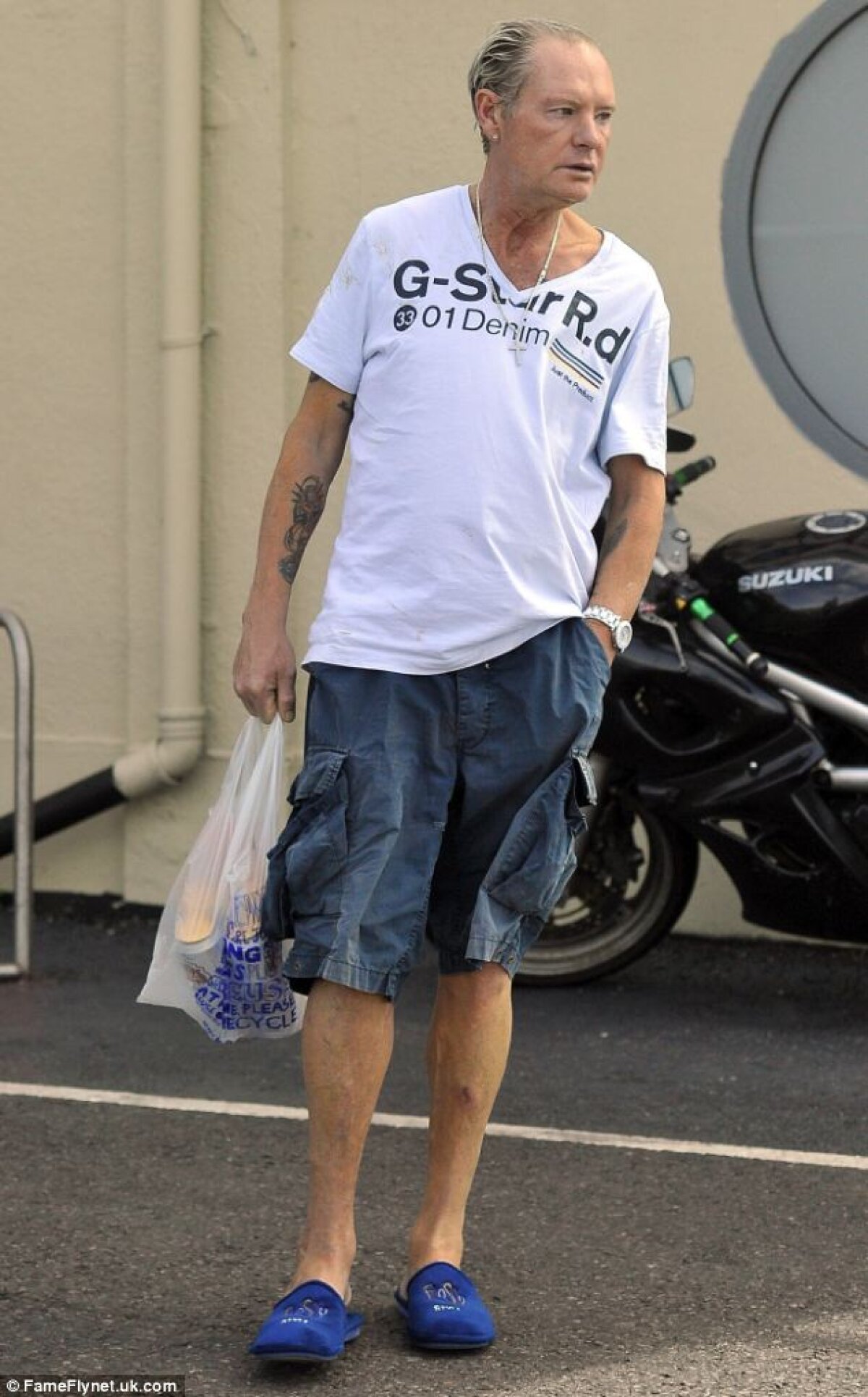 GALERIE FOTO Un fotbalist de legendă a ajuns într-o stare deplorabilă! A fost găsit mort de beat, iar acum e internat în spital