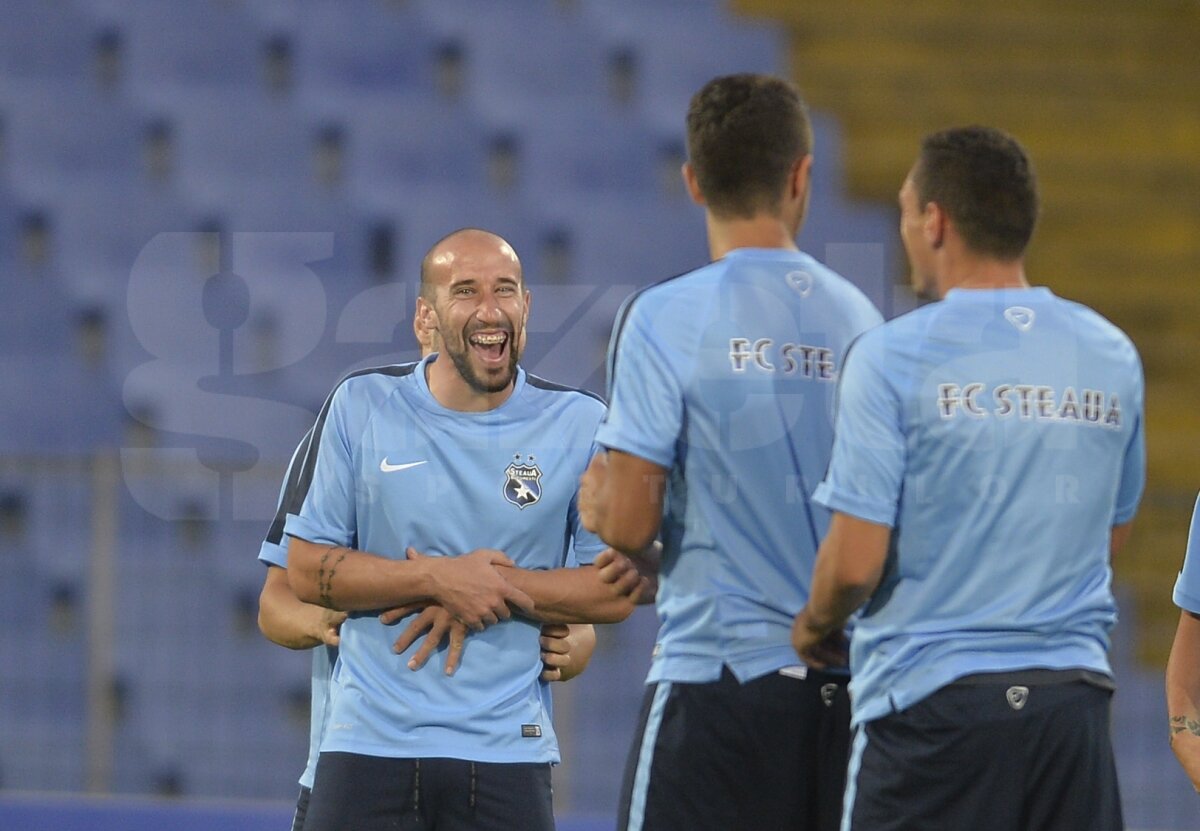 FOTO Atmosferă destinsă la antrenamentul Stelei » Arlauskis şi Tănase s-au antrenat normal