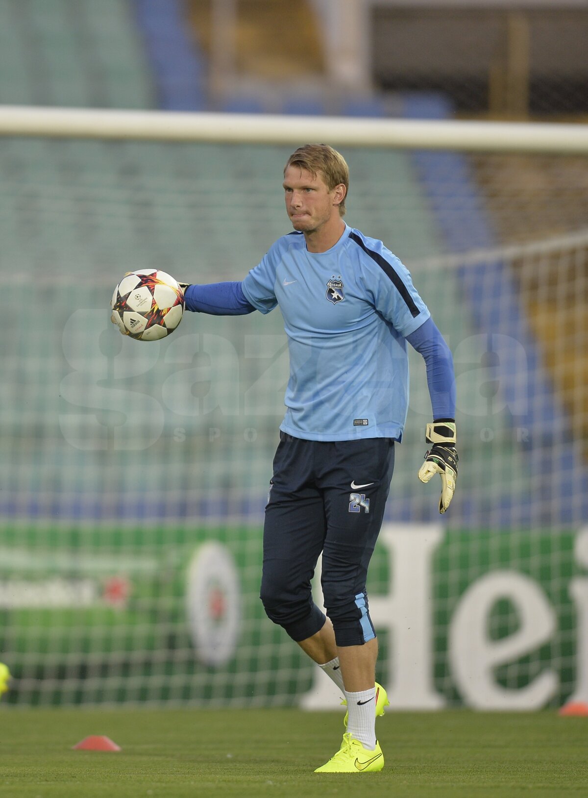 FOTO Atmosferă destinsă la antrenamentul Stelei » Arlauskis şi Tănase s-au antrenat normal