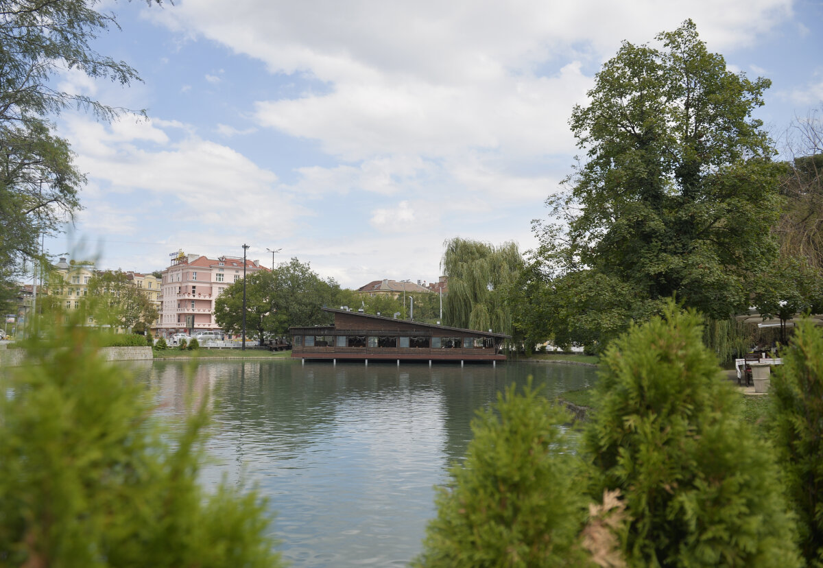 UPDATE FOTO Incidente la intrarea pe stadionul "Vasil Levski" » Fanii Stelei s-au bătut cu forţele de ordine