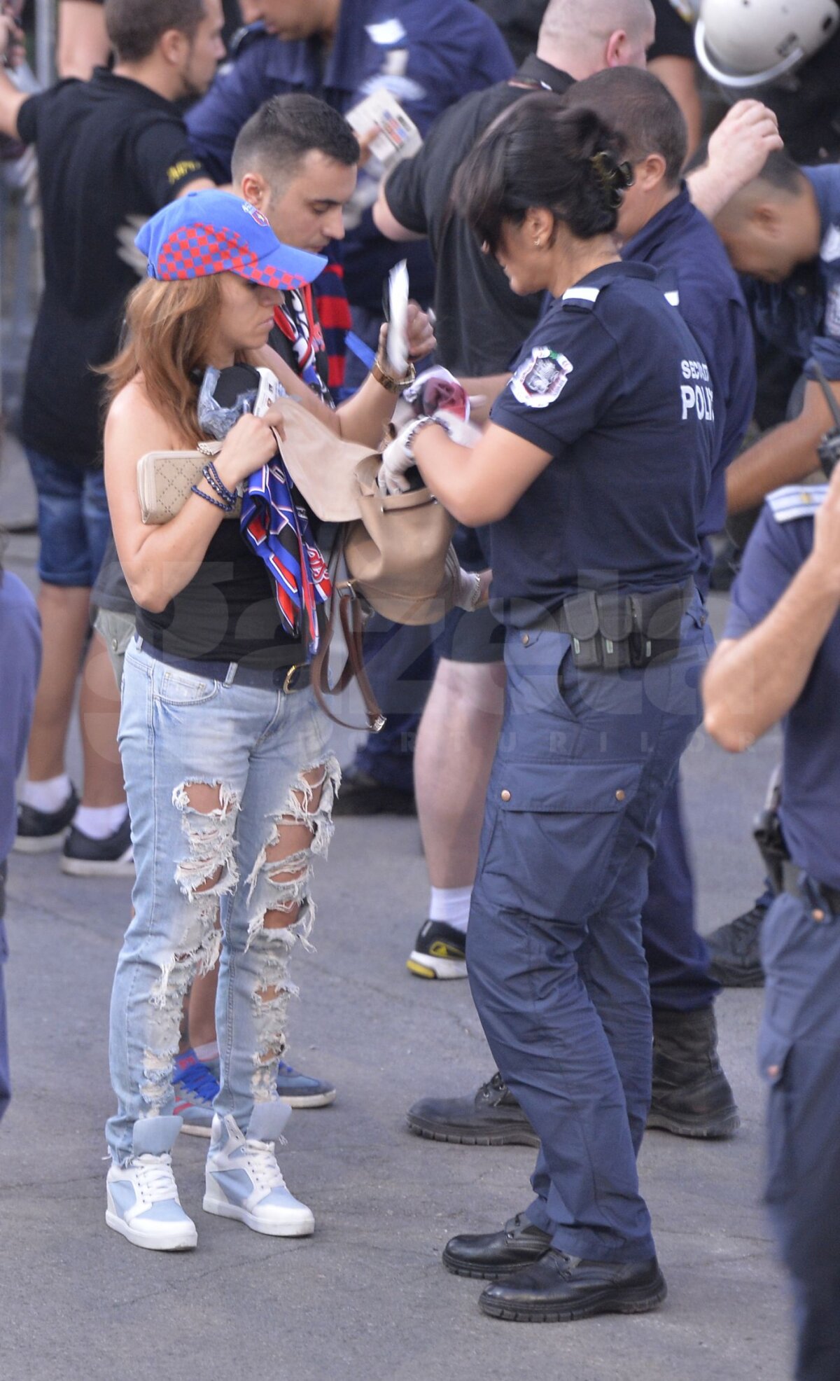 Galerie FOTO 2.000, dar buni tare! » Steaua a rămas fără sprijinul promis de fanii lui ŢSKA Sofia, dar tot a făcut atmosferă