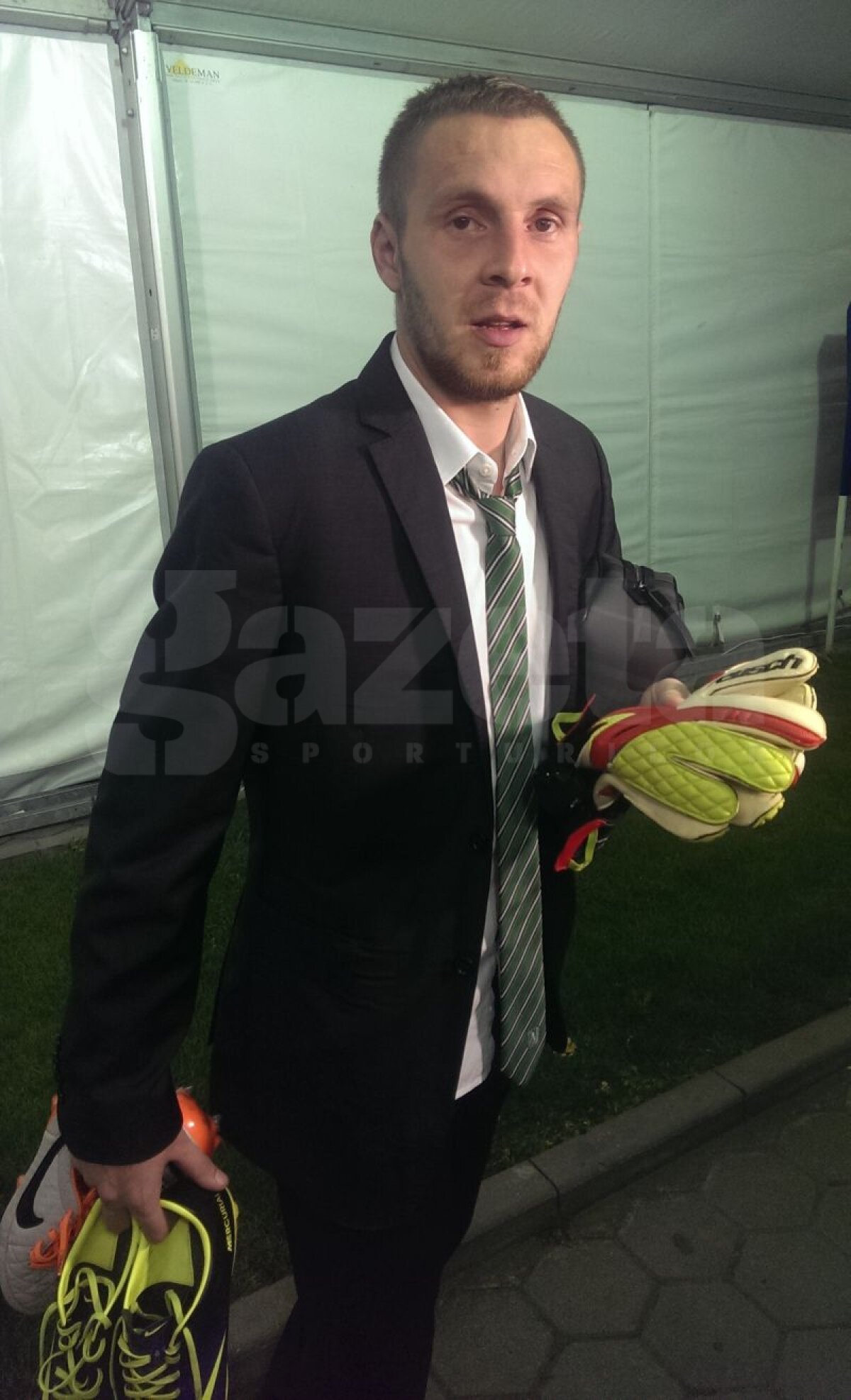 Cosmin Moţi s-a ales cu un premiu special, după victoria în faţa Stelei » Ce cadou i-a oferit portarul Stoianov