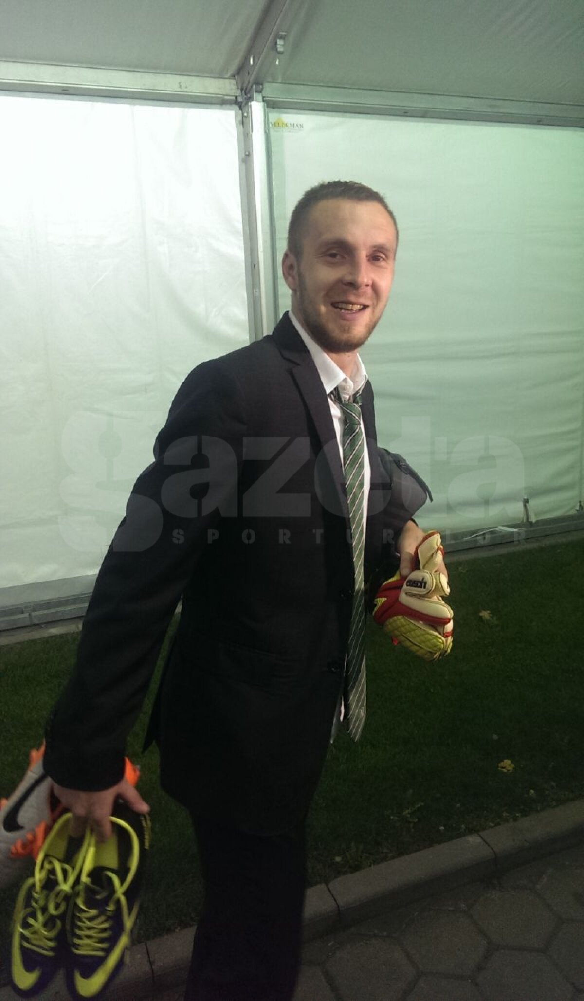 Cosmin Moţi s-a ales cu un premiu special, după victoria în faţa Stelei » Ce cadou i-a oferit portarul Stoianov