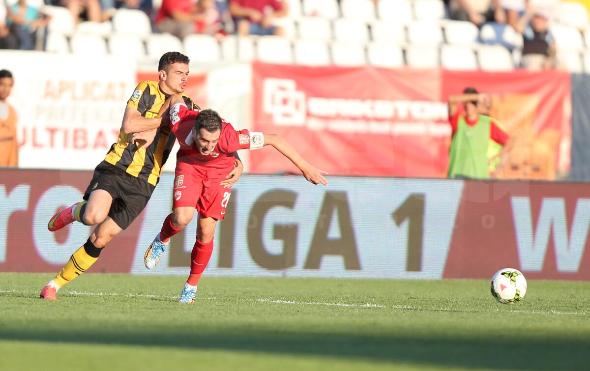 FOTO şi VIDEO Dinamo - FC Braşov 2-1 » Dinamo cîştigă după trei etape de secetă!