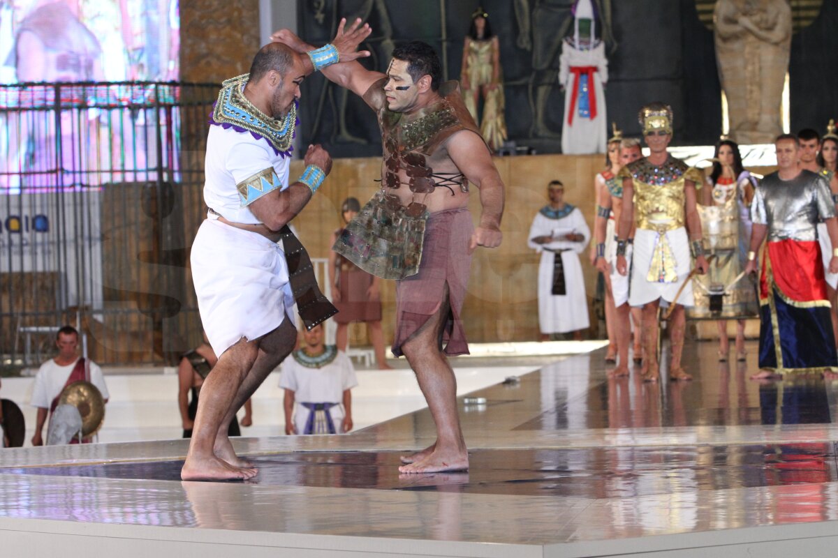 FOTO Sensei la carnaval! » Un celebru luptător brazilian a jucat rolul unui general egiptean la Mamaia