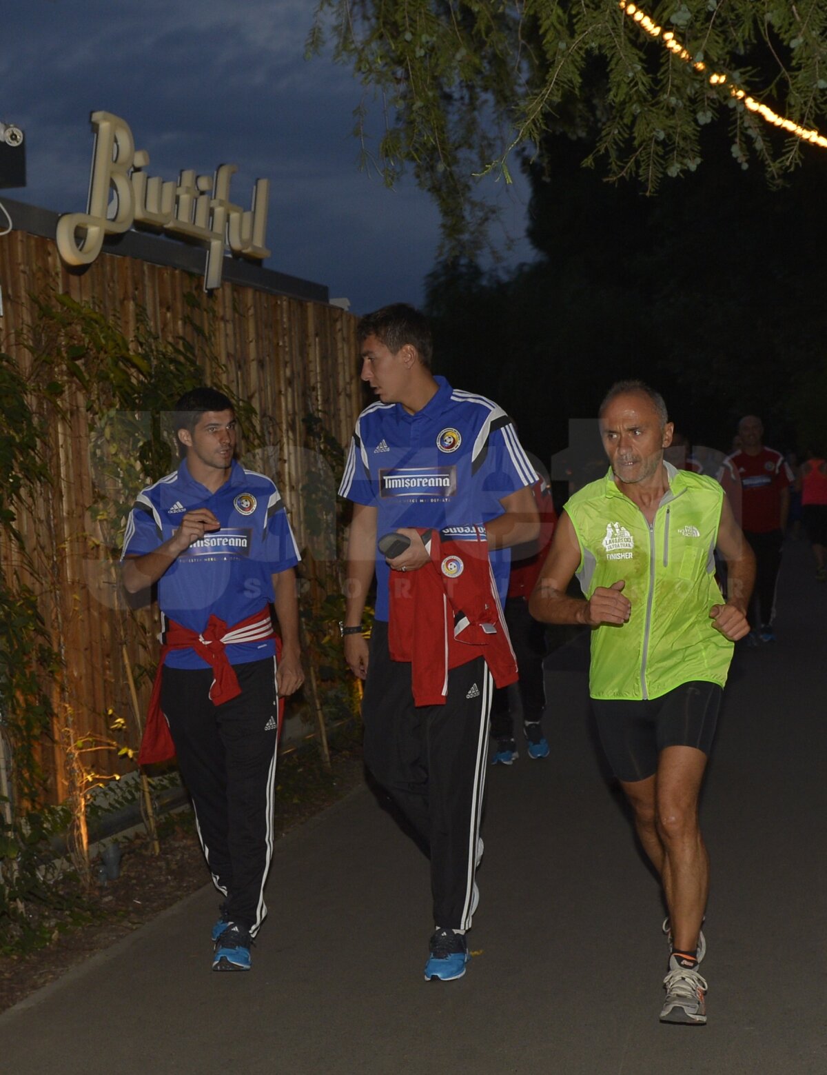 GALERIE FOTO "Instantaneu de familie" :) » Atmosferă destinsă la echipa naţională