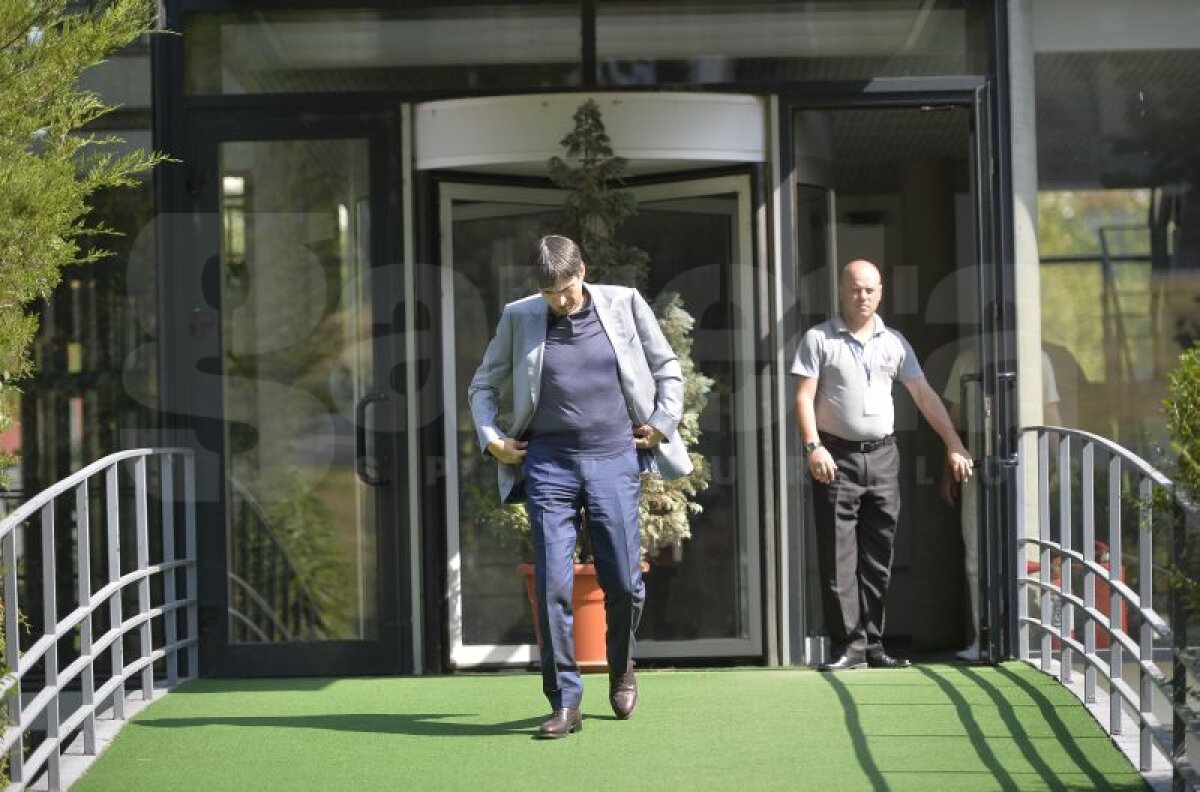 UPDATE Piţurcă negociază cu arabii » Al Ittihad plusează la salariu! GSP îţi dă ultimele detalii