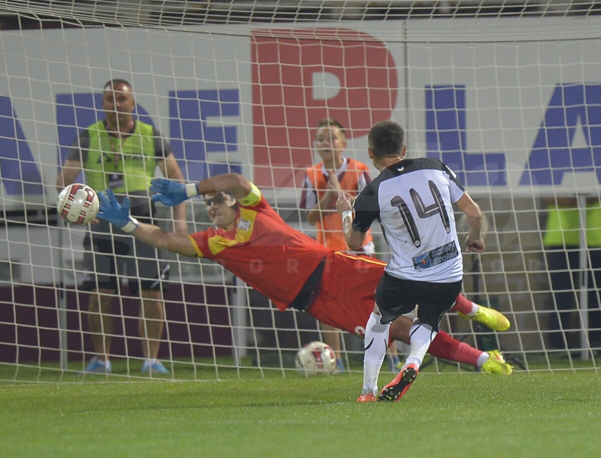 VIDEO şi FOTO Despărţire amînată » Florin Călin îi calmează pe suporteri cu un gol în prelungiri!