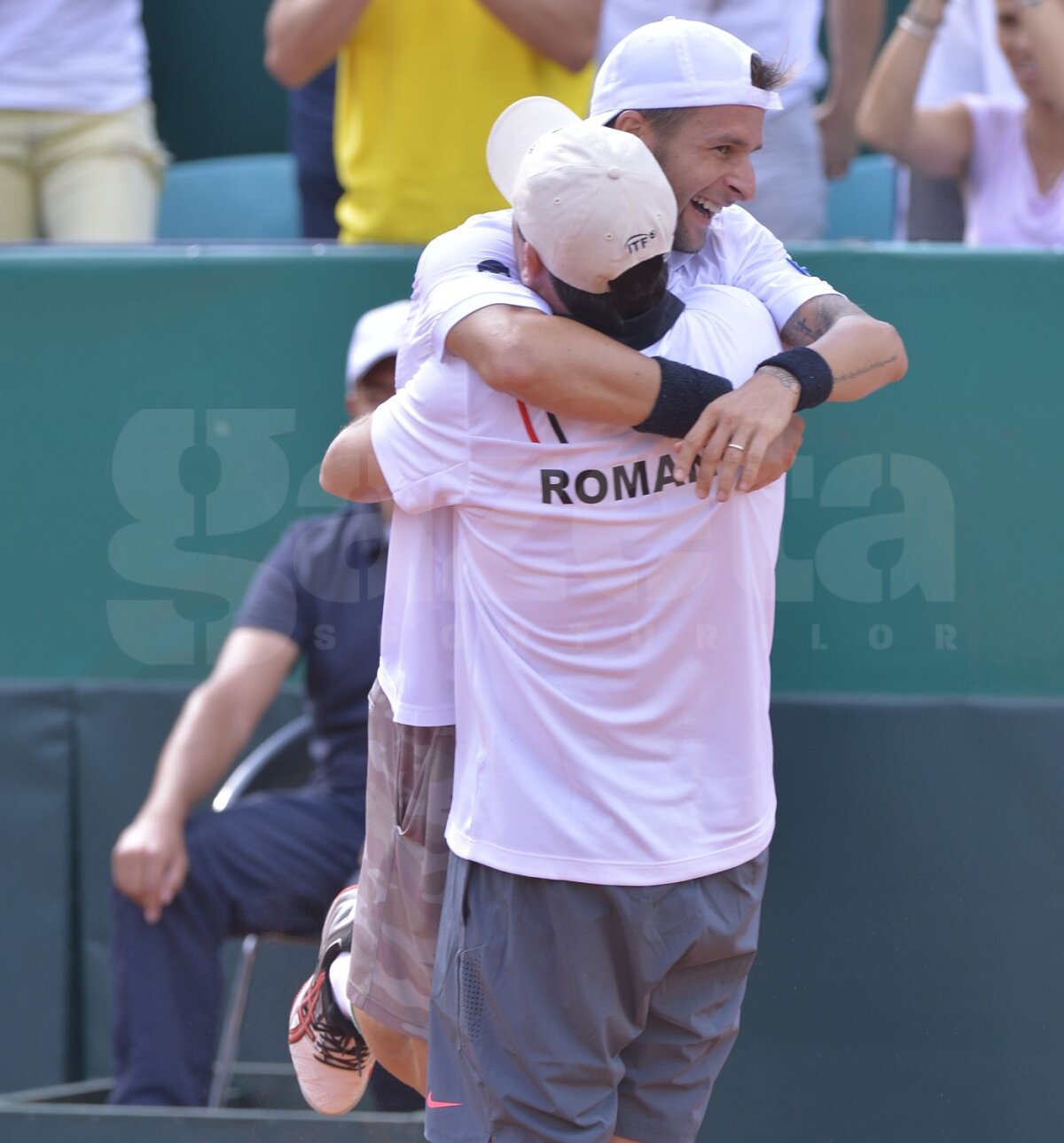 Rămînem în prima serie » Adrian Ungur a adus punctul decisiv României în confruntarea cu Suedia din Cupa Davis