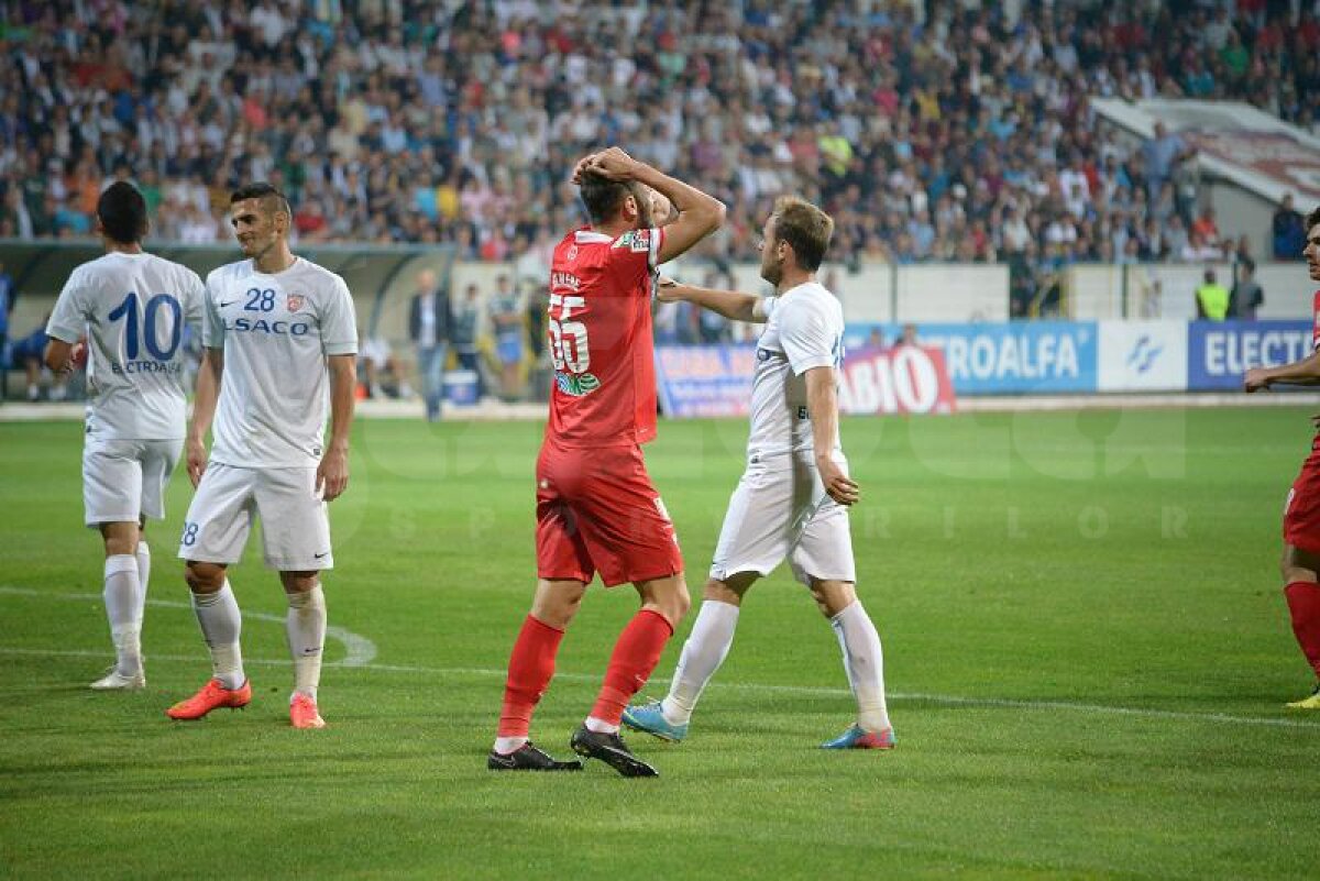 FOTO şi VIDEO Game over la Botoşani » Moldovenii termină invincibilitatea lui Dinamo după un meci spectaculos