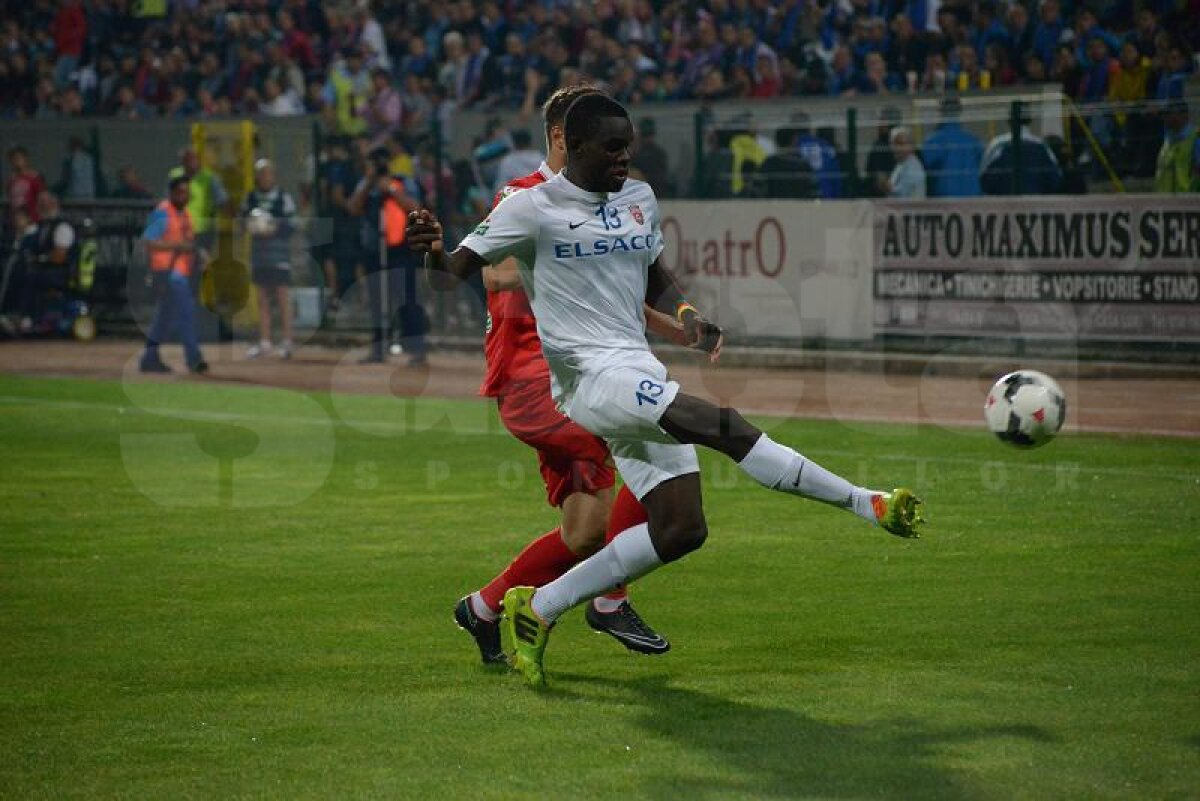 FOTO şi VIDEO Game over la Botoşani » Moldovenii termină invincibilitatea lui Dinamo după un meci spectaculos