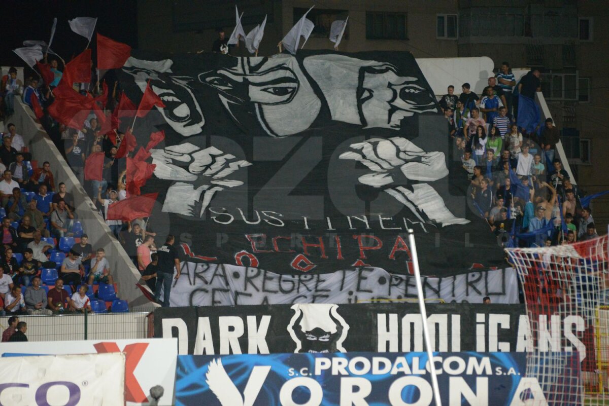 Spectacol în Moldova » Suporterii botoşăneni au făcut show în meciul în care gruparea moldavă a inaugurat nocturna