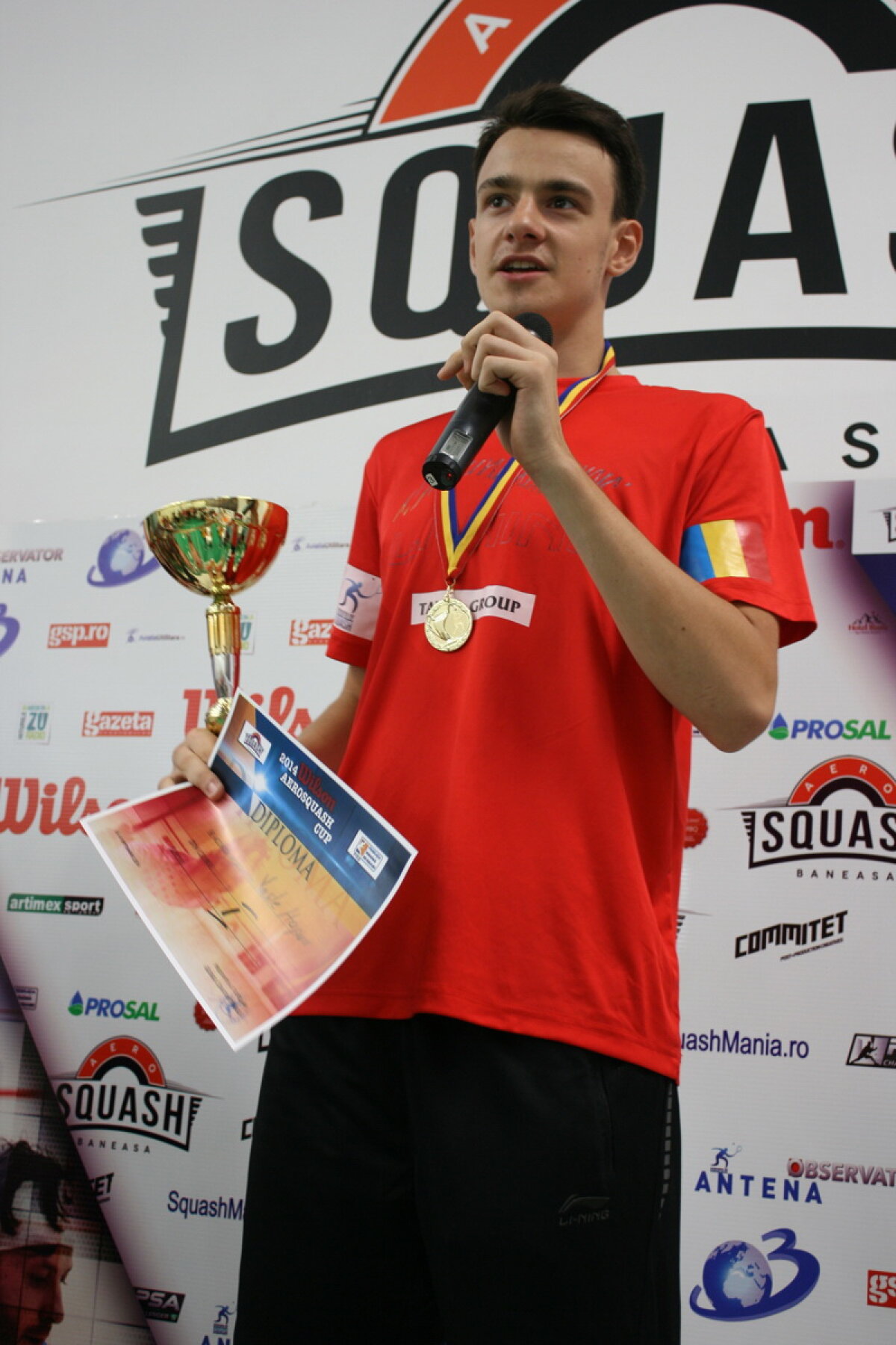 GALERIE FOTO Cei mai buni jucători de squash au fost desemnaţi în week-end la Bucureşti