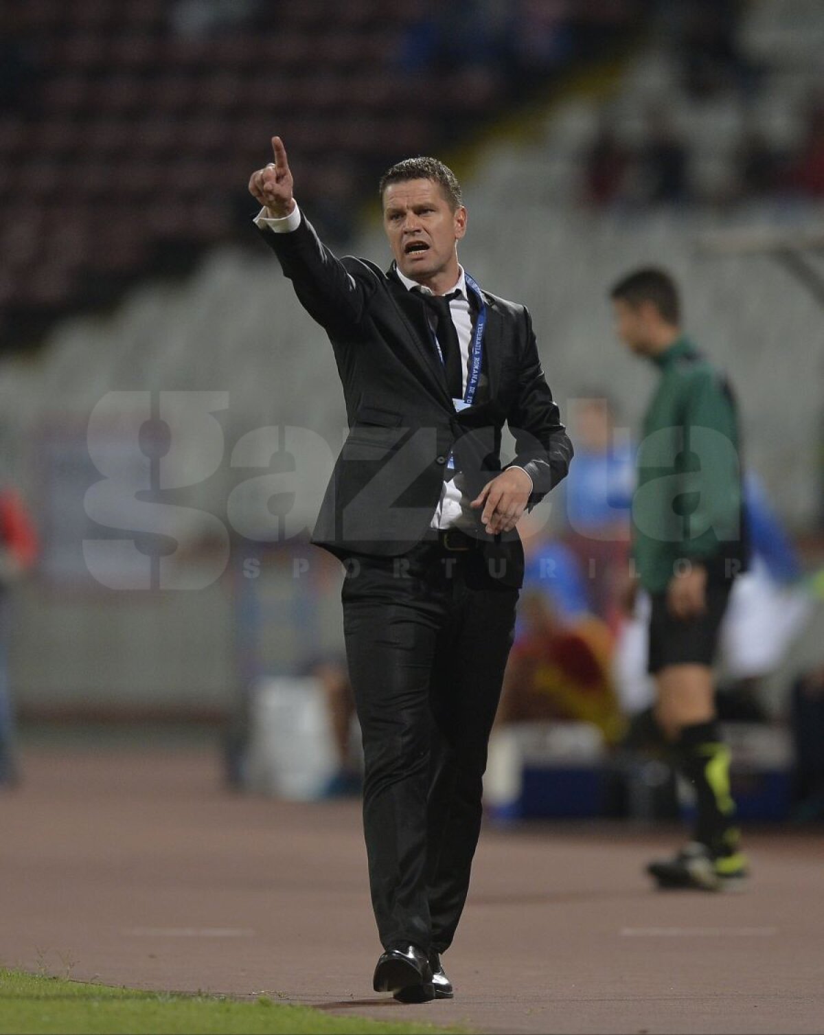 VIDEO A lovit din nou » Dinamo se impune în faţa Iaşiului, 1-0, graţie reuşitei lui Marius Alexe