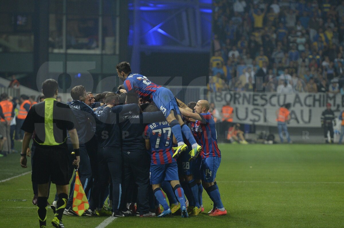 FOTO şi VIDEO Steaua învinge Petrolul cu 3-2, după un meci cu de toate! Roş-albaştrii rămîn lideri în Liga 1