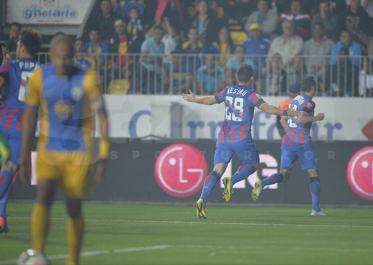 FOTO şi VIDEO Steaua învinge Petrolul cu 3-2, după un meci cu de toate! Roş-albaştrii rămîn lideri în Liga 1
