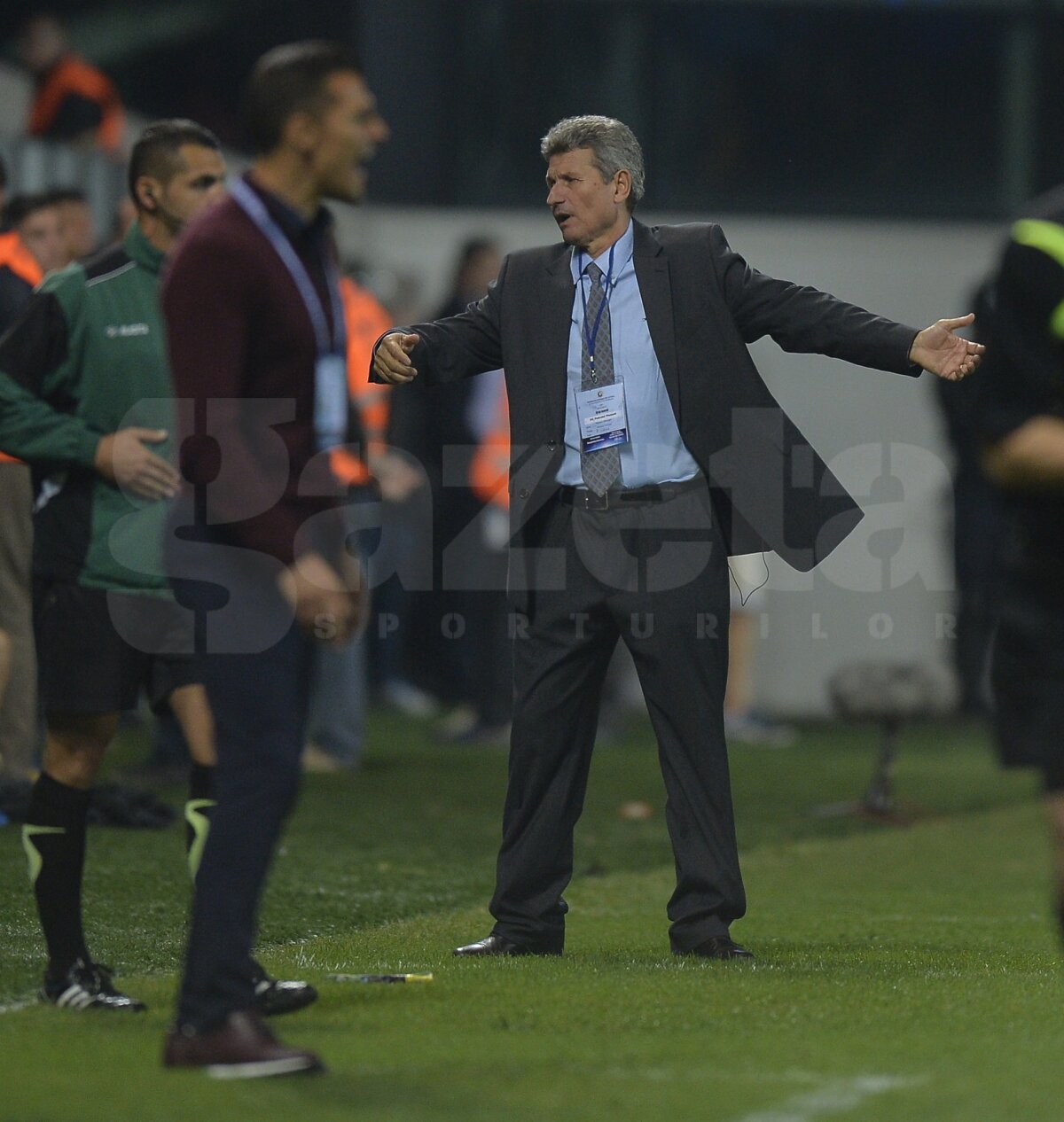 FOTO şi VIDEO Steaua învinge Petrolul cu 3-2, după un meci cu de toate! Roş-albaştrii rămîn lideri în Liga 1