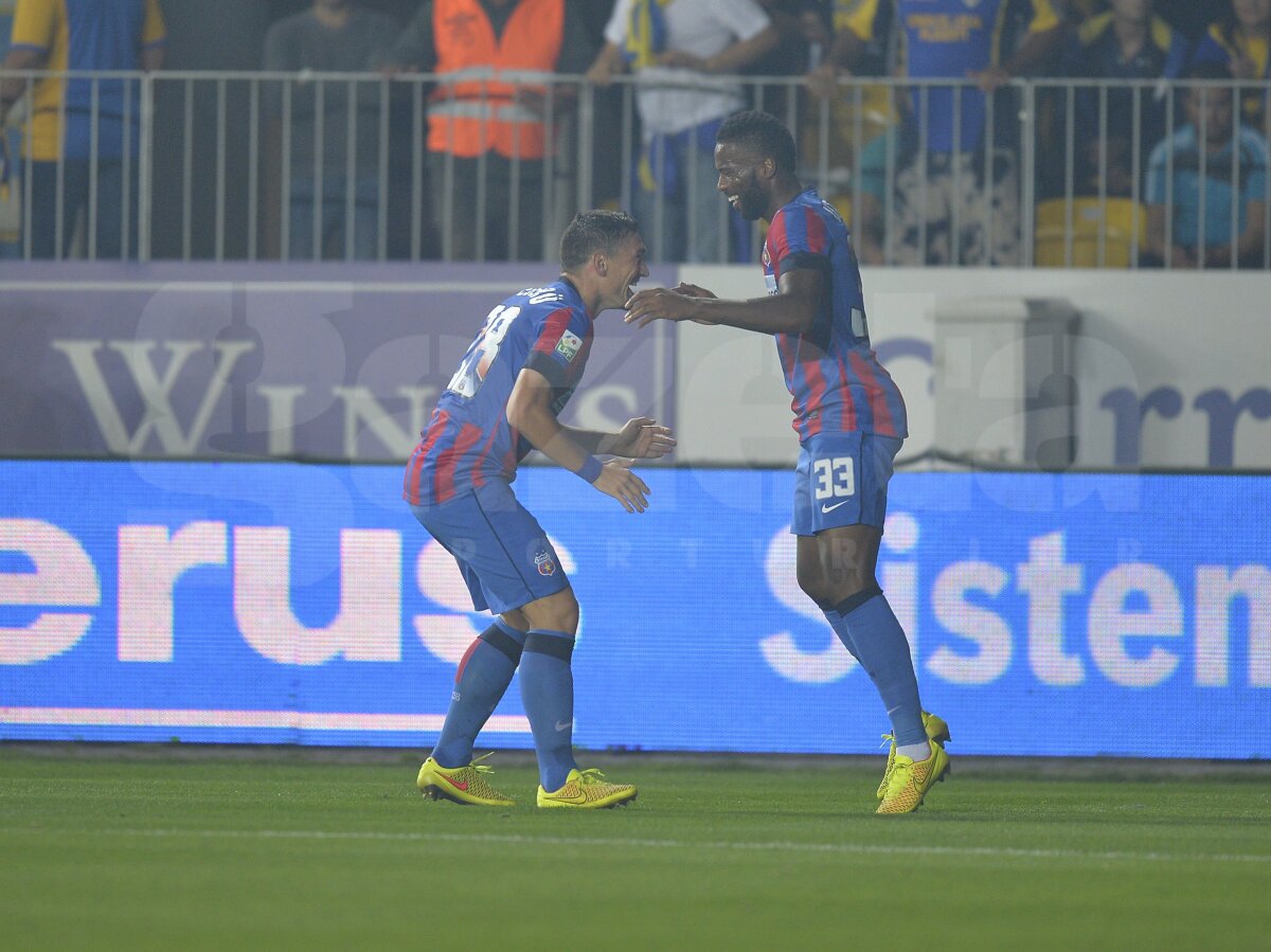 FOTO şi VIDEO Steaua învinge Petrolul cu 3-2, după un meci cu de toate! Roş-albaştrii rămîn lideri în Liga 1