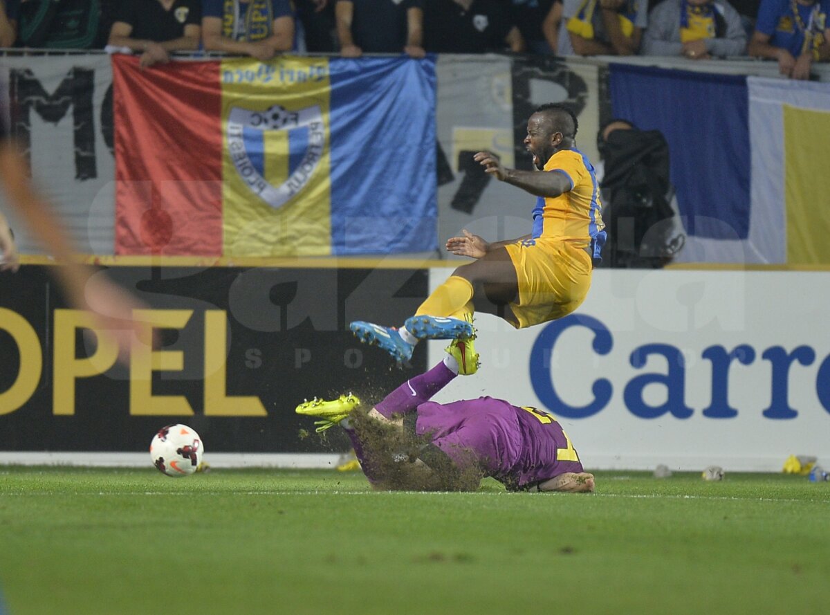 FOTO şi VIDEO Steaua învinge Petrolul cu 3-2, după un meci cu de toate! Roş-albaştrii rămîn lideri în Liga 1