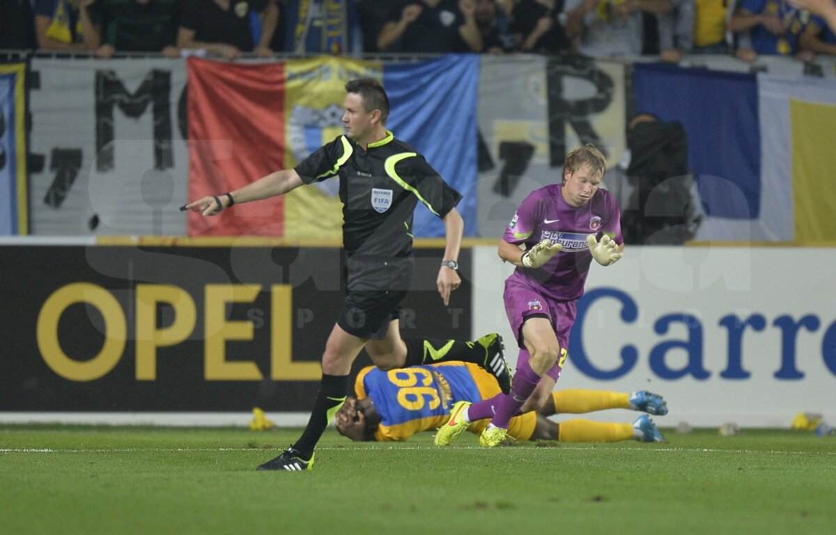 FOTO şi VIDEO Steaua învinge Petrolul cu 3-2, după un meci cu de toate! Roş-albaştrii rămîn lideri în Liga 1