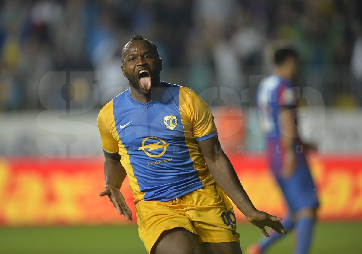 FOTO şi VIDEO Steaua învinge Petrolul cu 3-2, după un meci cu de toate! Roş-albaştrii rămîn lideri în Liga 1