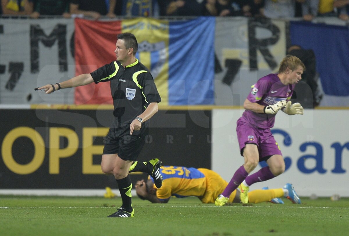 FOTO şi VIDEO Steaua învinge Petrolul cu 3-2, după un meci cu de toate! Roş-albaştrii rămîn lideri în Liga 1