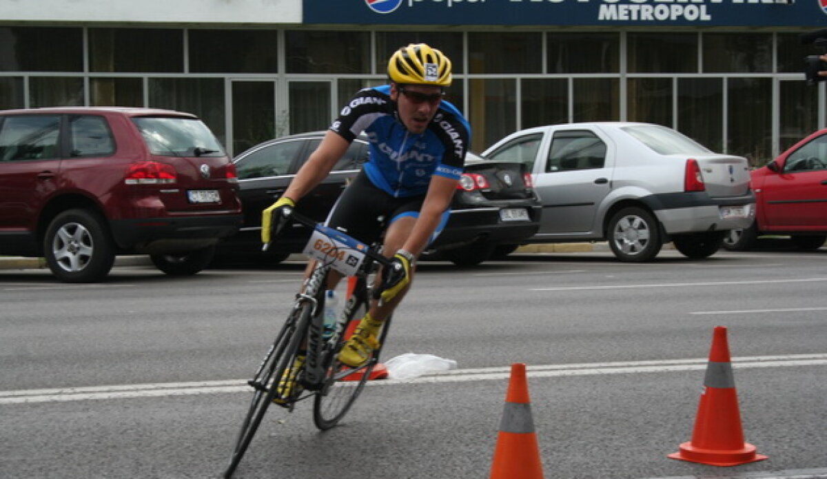 Principele Nicolae al României nu se sfieşte să facă sport cot la cot cu oamenii de rînd: "Am fost căpitanul echipei de rugby"