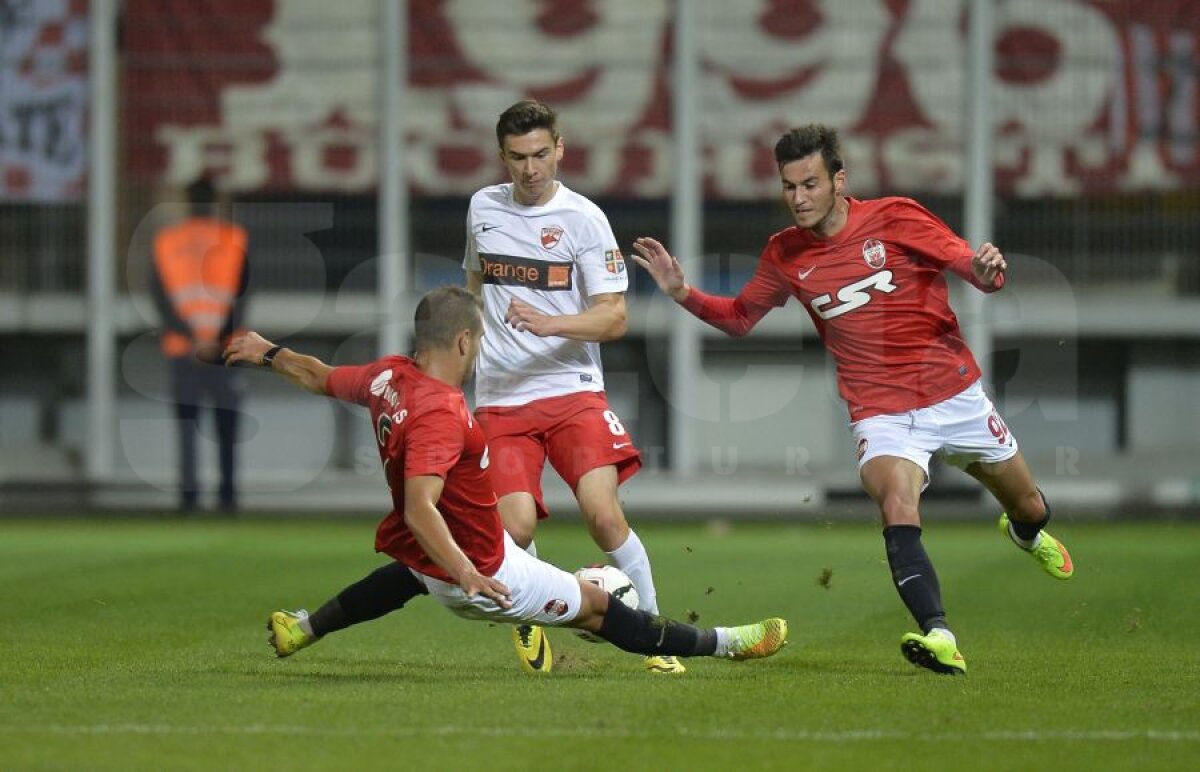 FOTO Nebunie pe ”Ilie Oană” » Fortuna Cîmpina a sperat 91 de minute la o minune, dar a fost spulberată de Dinamo în prelungiri