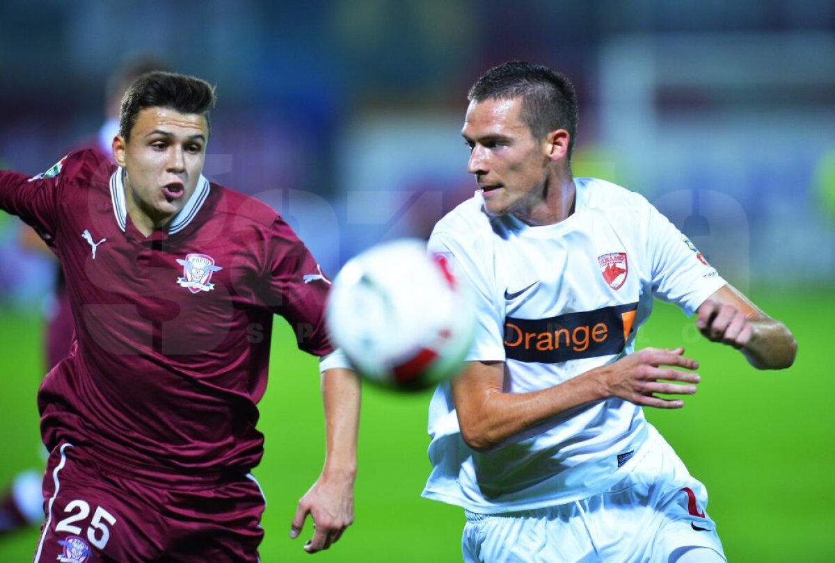 VIDEO+FOTO Prea buni şi în zece » Dinamo s-a distrat în Giuleşti, 3-0 cu Rapid, deşi a jucat aproape tot meciul în inferioritate