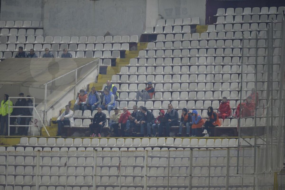 VIDEO+FOTO Prea buni şi în zece » Dinamo s-a distrat în Giuleşti, 3-0 cu Rapid, deşi a jucat aproape tot meciul în inferioritate