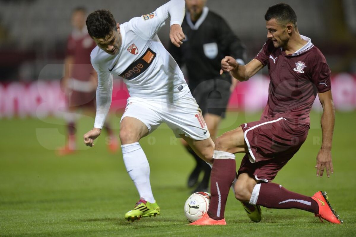 VIDEO+FOTO Prea buni şi în zece » Dinamo s-a distrat în Giuleşti, 3-0 cu Rapid, deşi a jucat aproape tot meciul în inferioritate