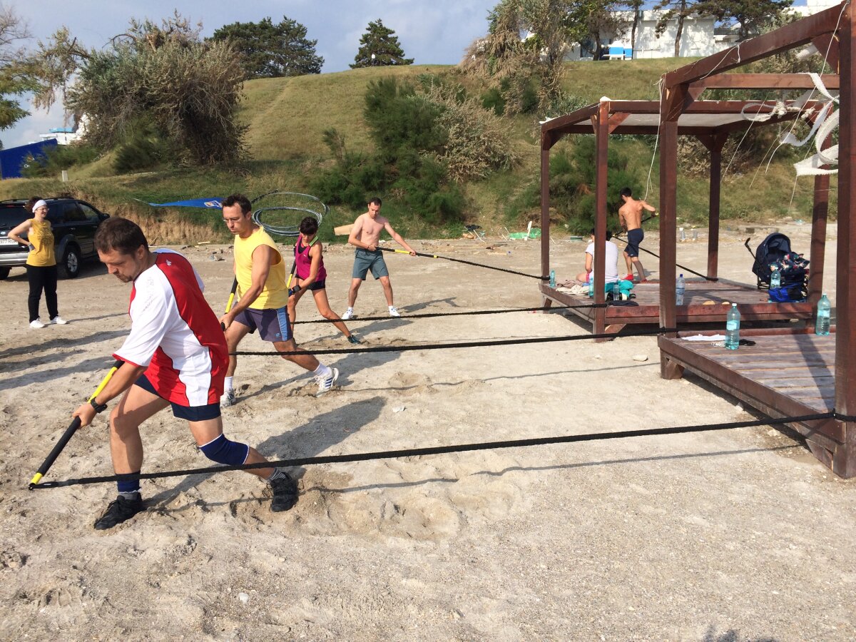 Plaja este şi pentru antrenament » Bootcamp la mare al ”Fabricii de Performanţă”