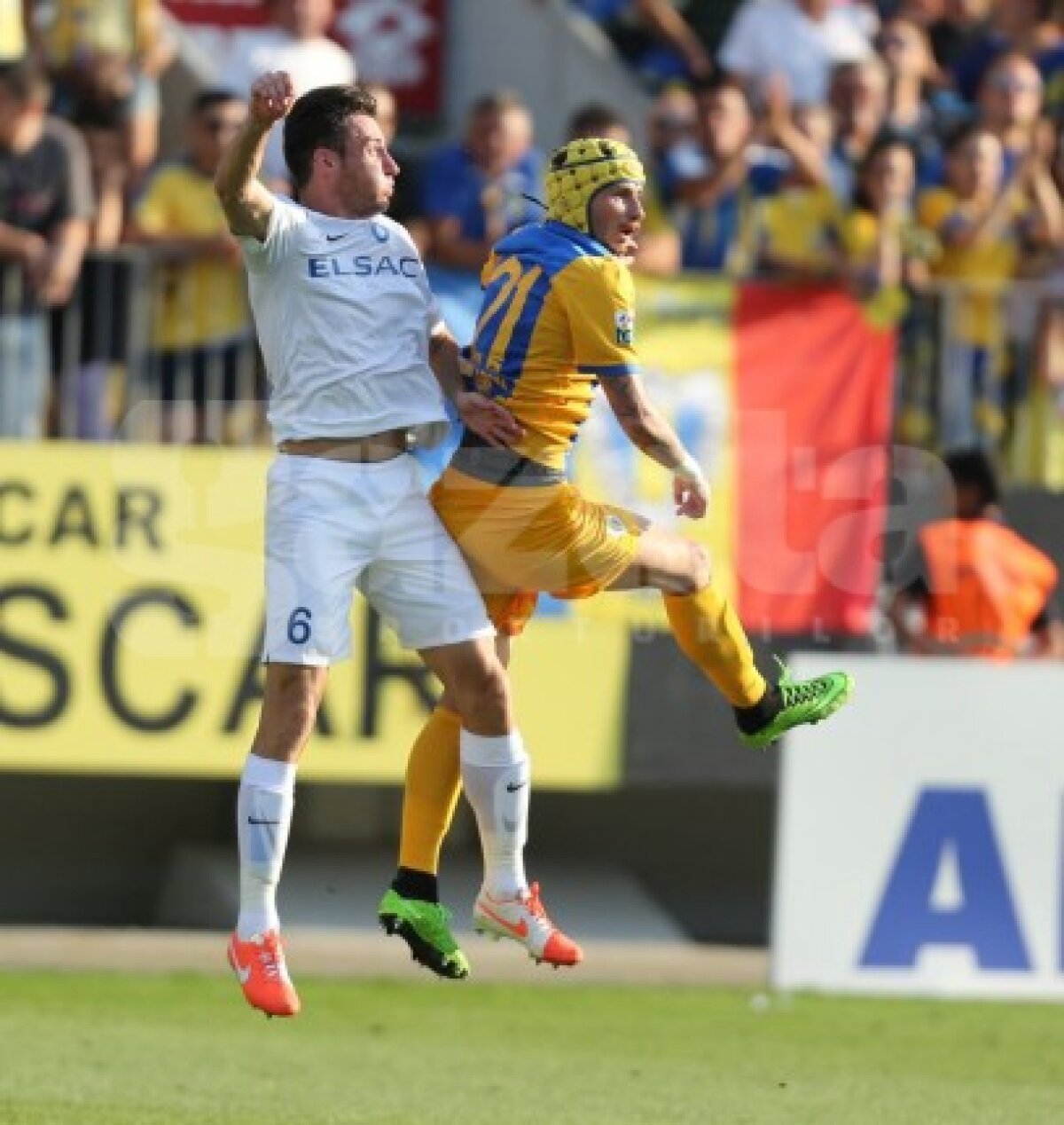 FOTO şi VIDEO Gest superb al lui Victor Astafei după prima reuşită din meciul cu Viitorul: "Sînt naţionalist, sînt patriot şi ţin cu România"